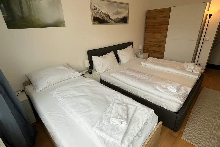 bedroom for 3 people