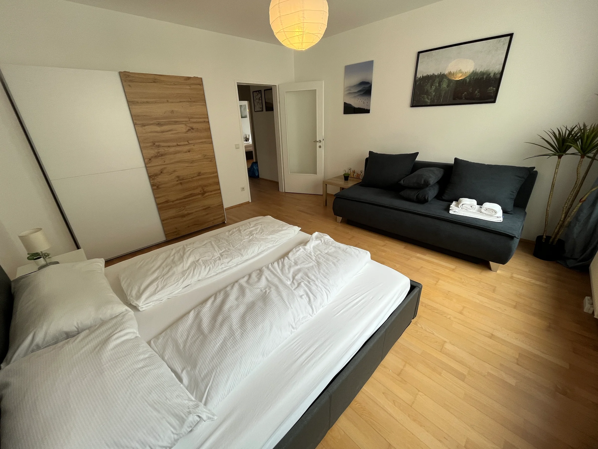 bedroom for 2 people