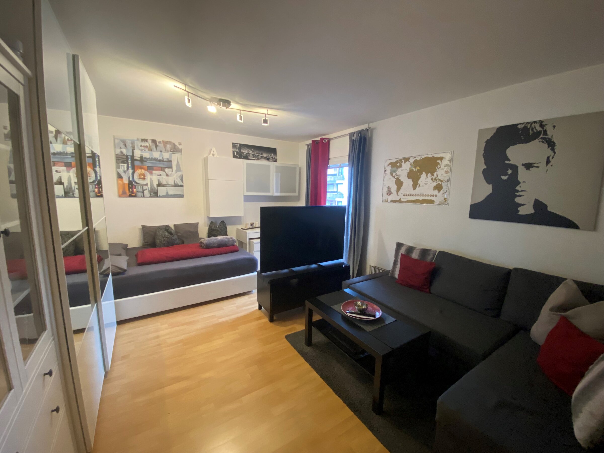 Furnished studio with sofa, TV & sleeping area – short-term rental Salzburg, temporary housing for 1 to 6 months.