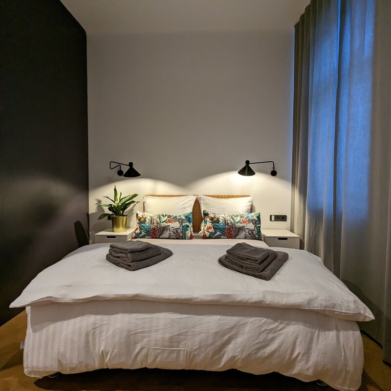 Schlafzimmer 1