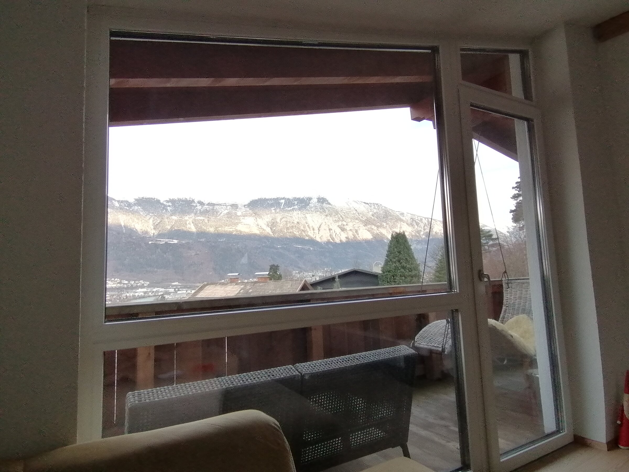 Zugang vom Wohnraum und von einem Zimmer