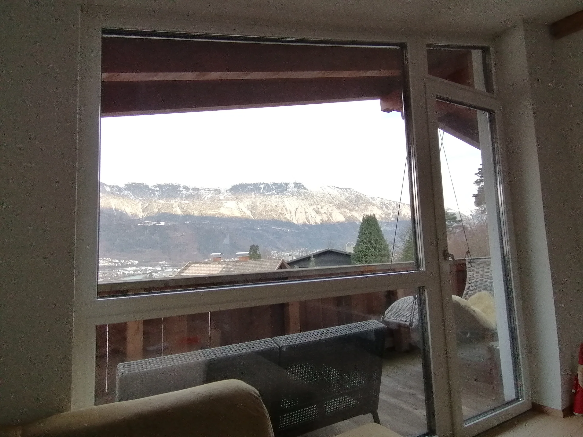 Zugang vom Wohnraum und von einem Zimmer