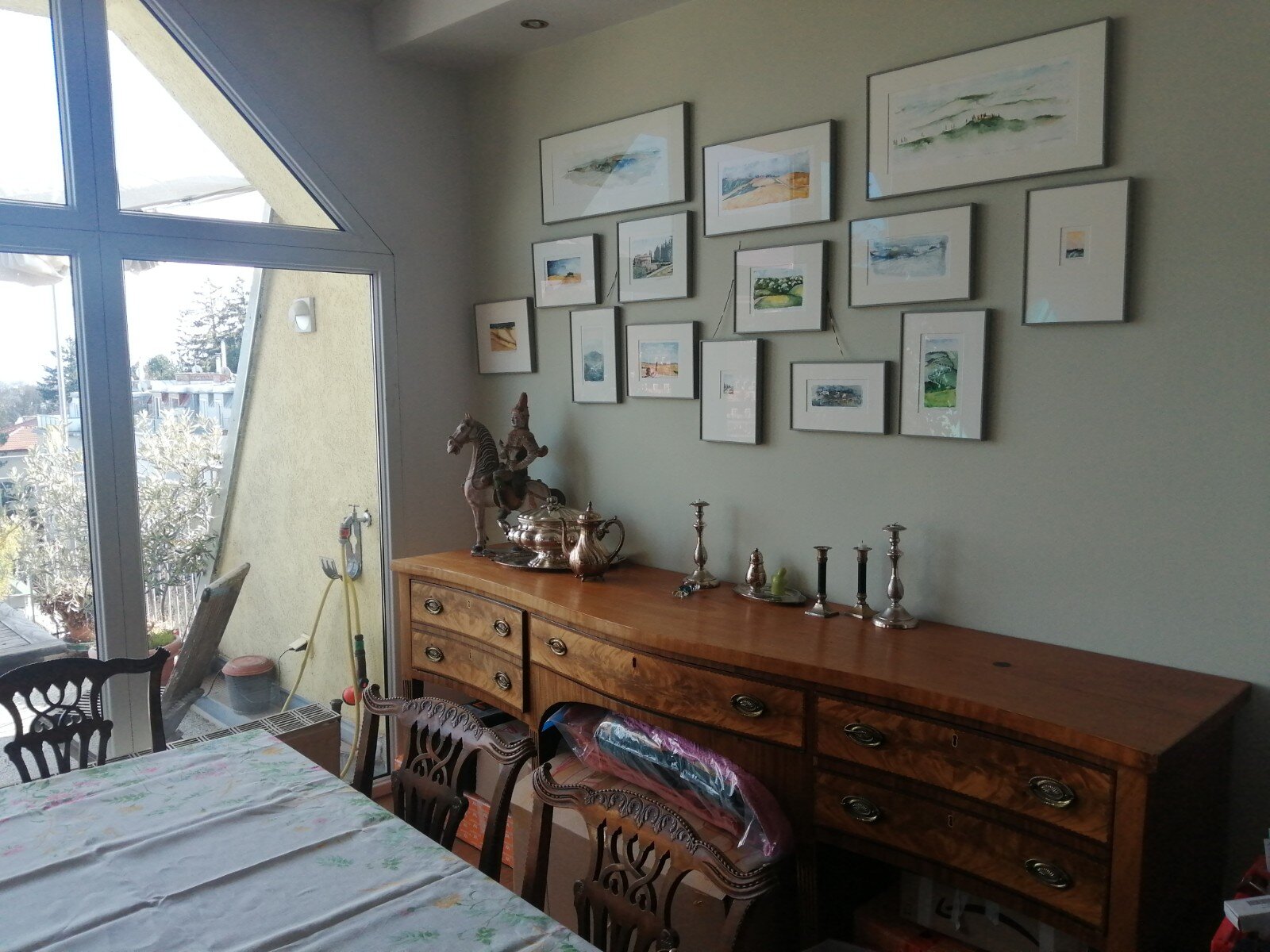 Esstisch nahe des Balkons | © Elisabeth Faber