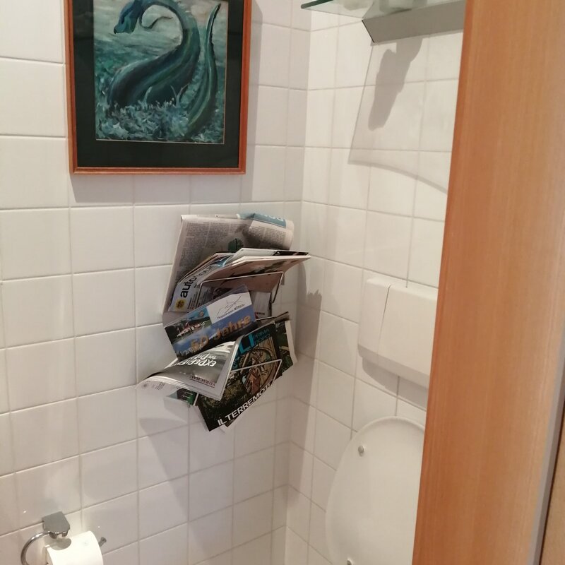 WC mit Lüftung und Waschbecken | © Elisabeth Faber