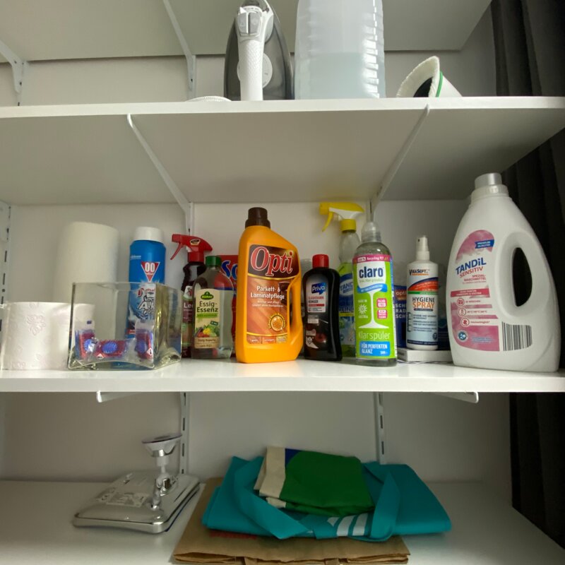 Toilettenpapier und Küchenpapiertücher für die ersten Tage.