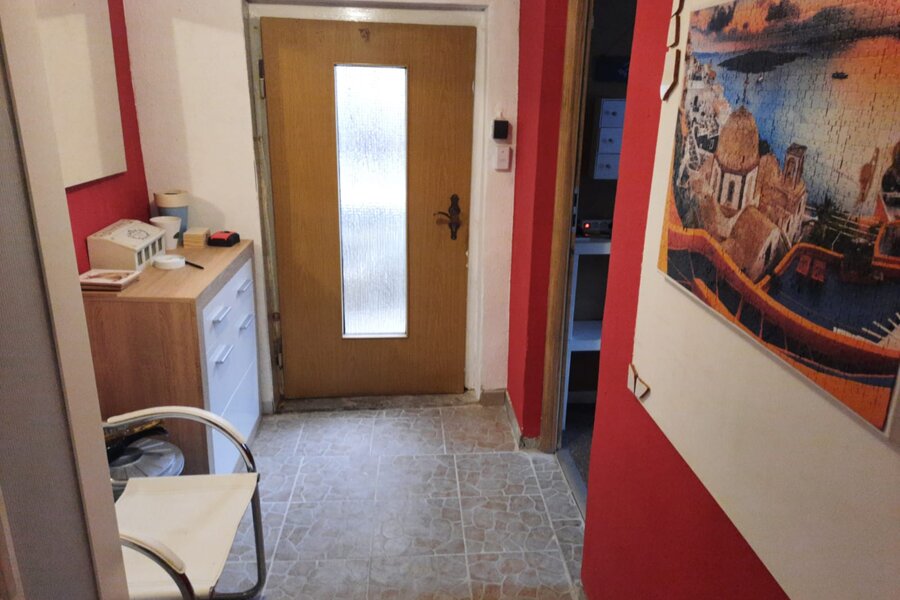 Flur mit eigenem Eingang 