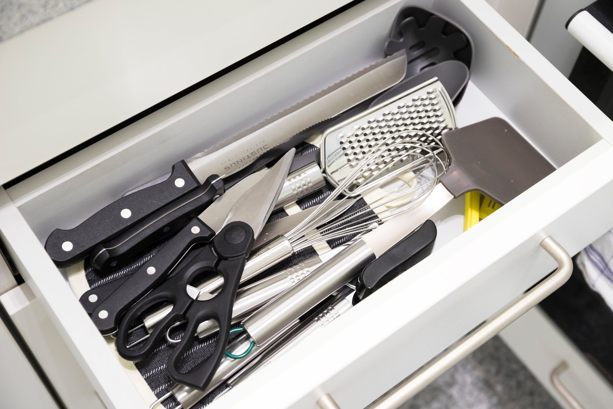 Voll ausgestattete Küche