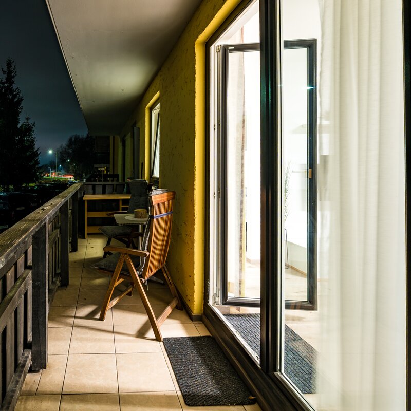 Tiled, spacious balcony with 10sqm 