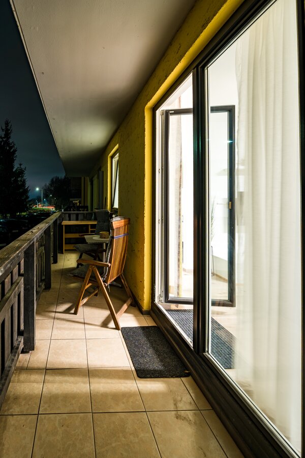 Tiled, spacious balcony with 10sqm 