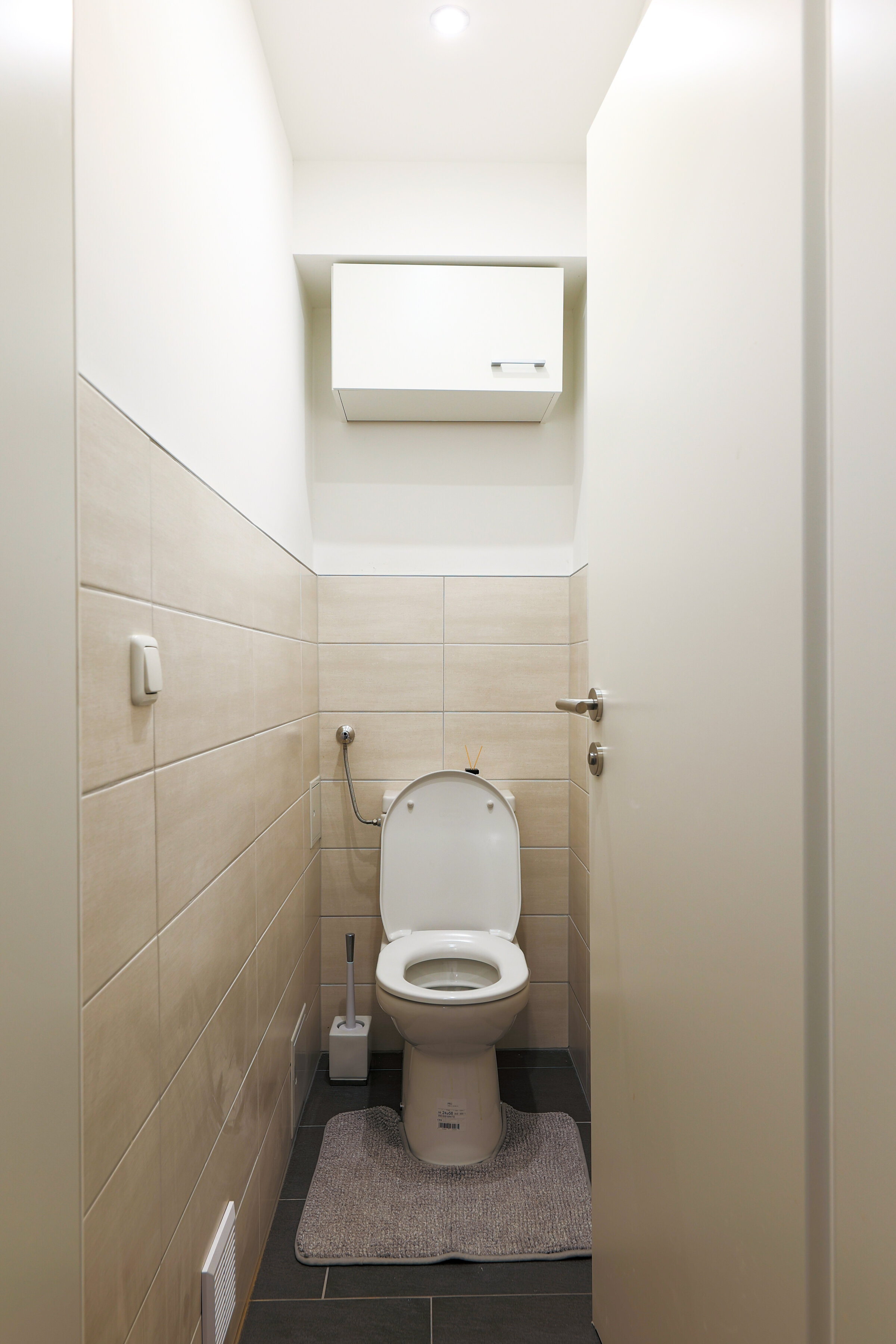 Separates und geräumiges WC