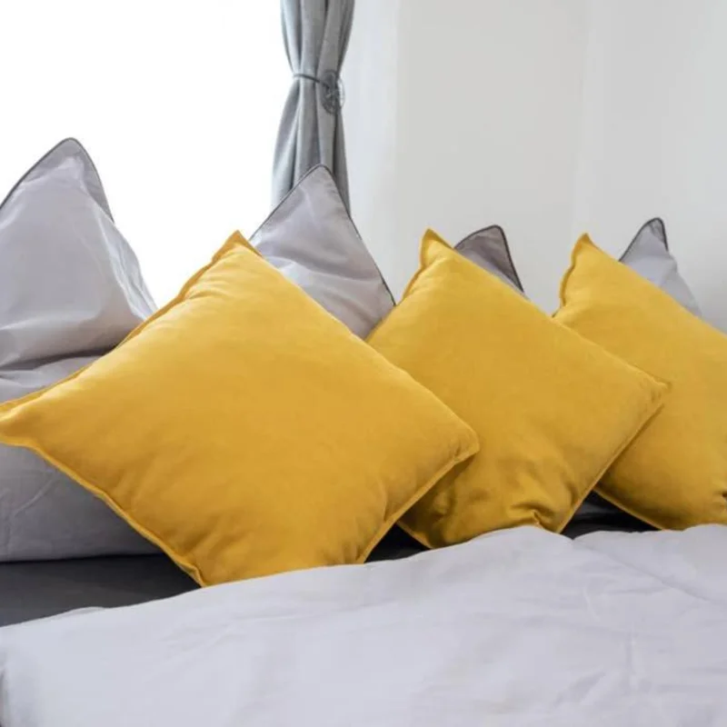 Bett im Schlafzimmer 