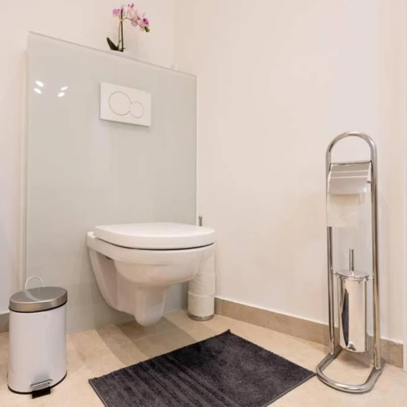 Toilette mit Waschmaschine 