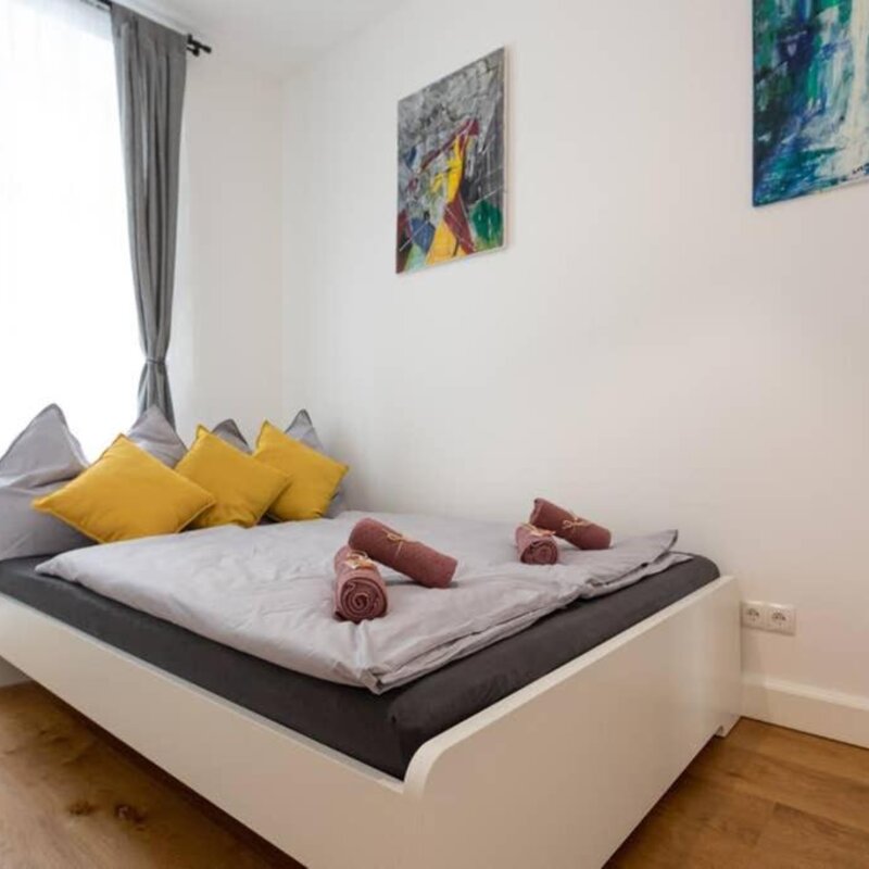 Schlafzimmer mit Möbel 