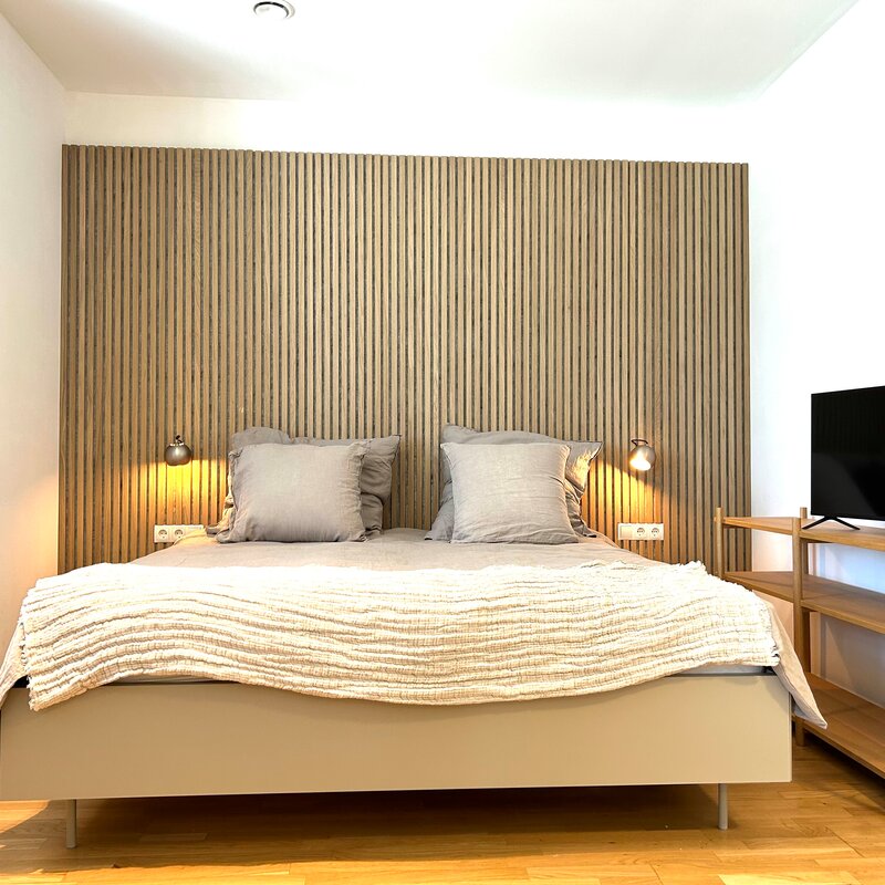 Großes Doppelbett