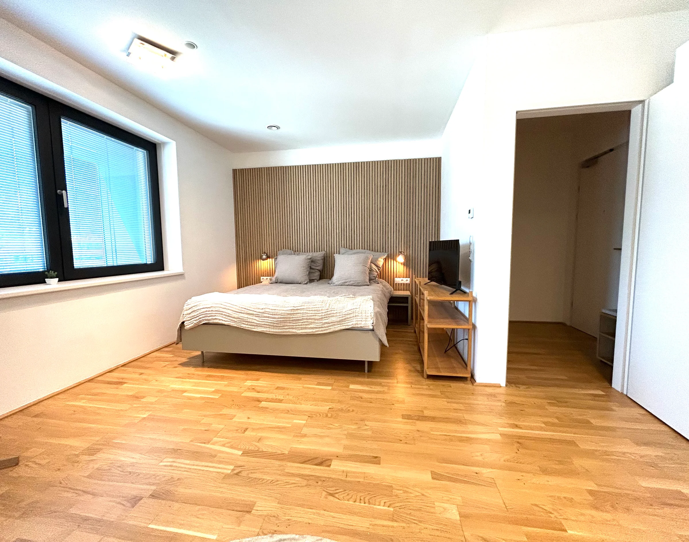 Echte Eichen Holzböden und Rückwand