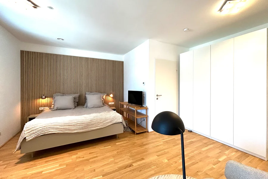 Großer Kleiderschrank