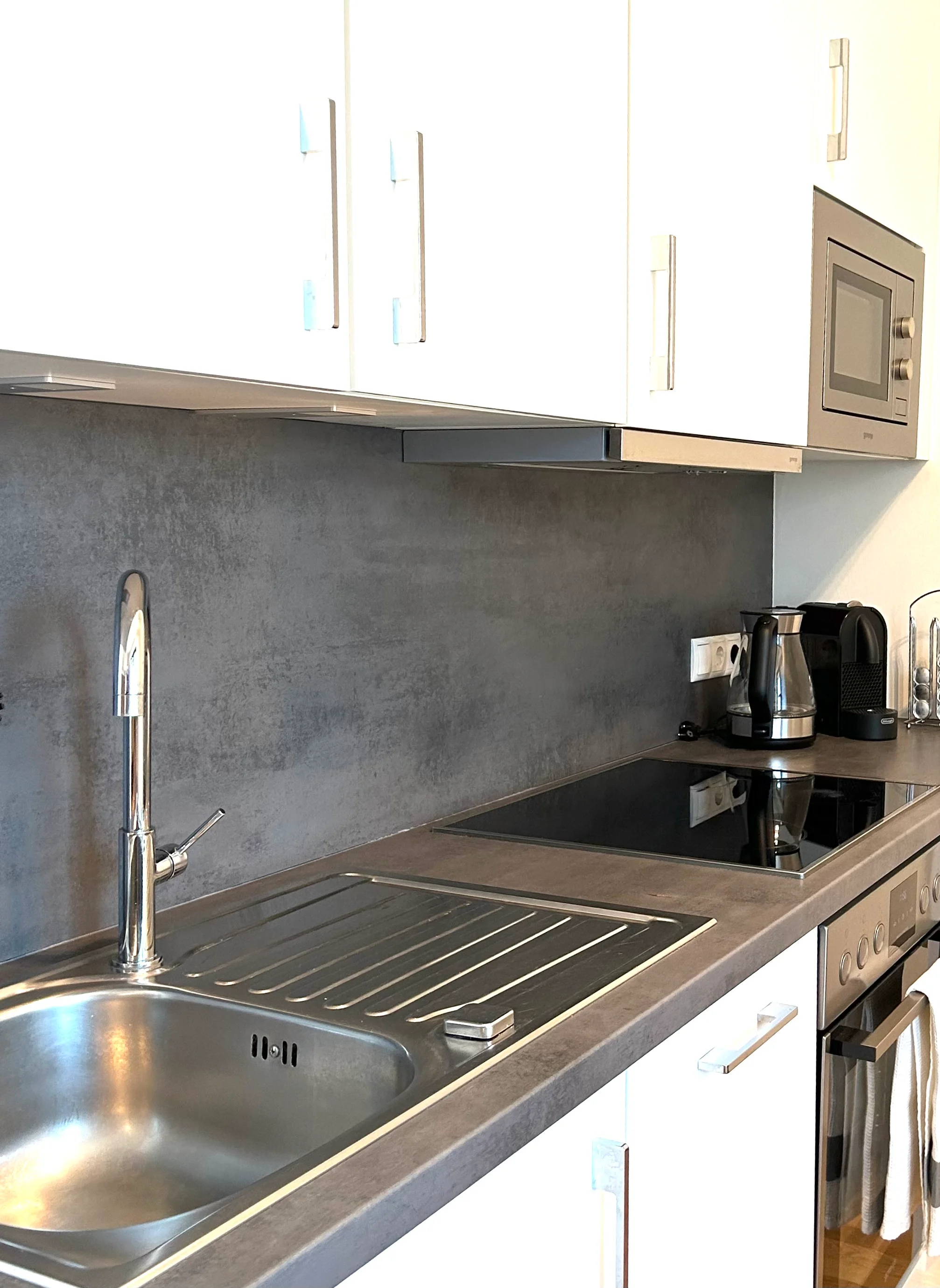 Arbeitsfläche neue Küche - hoch modern 