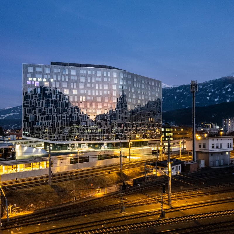 Hochwertiges Niedrigenergie Gebäude direkt gegenüber Einkaufszentrum Sillpark