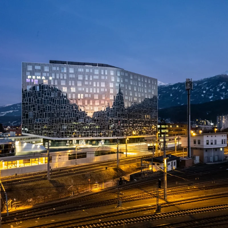 Hochwertiges Niedrigenergie Gebäude direkt gegenüber Einkaufszentrum Sillpark