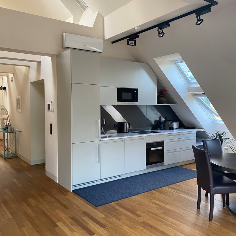 Küche mit Blick auf den Gang