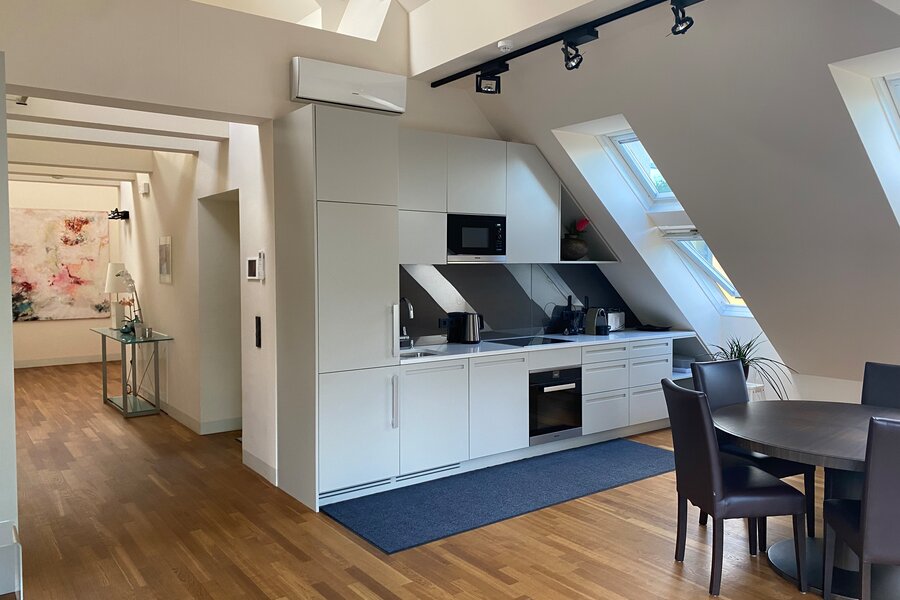 Küche mit Blick auf den Gang