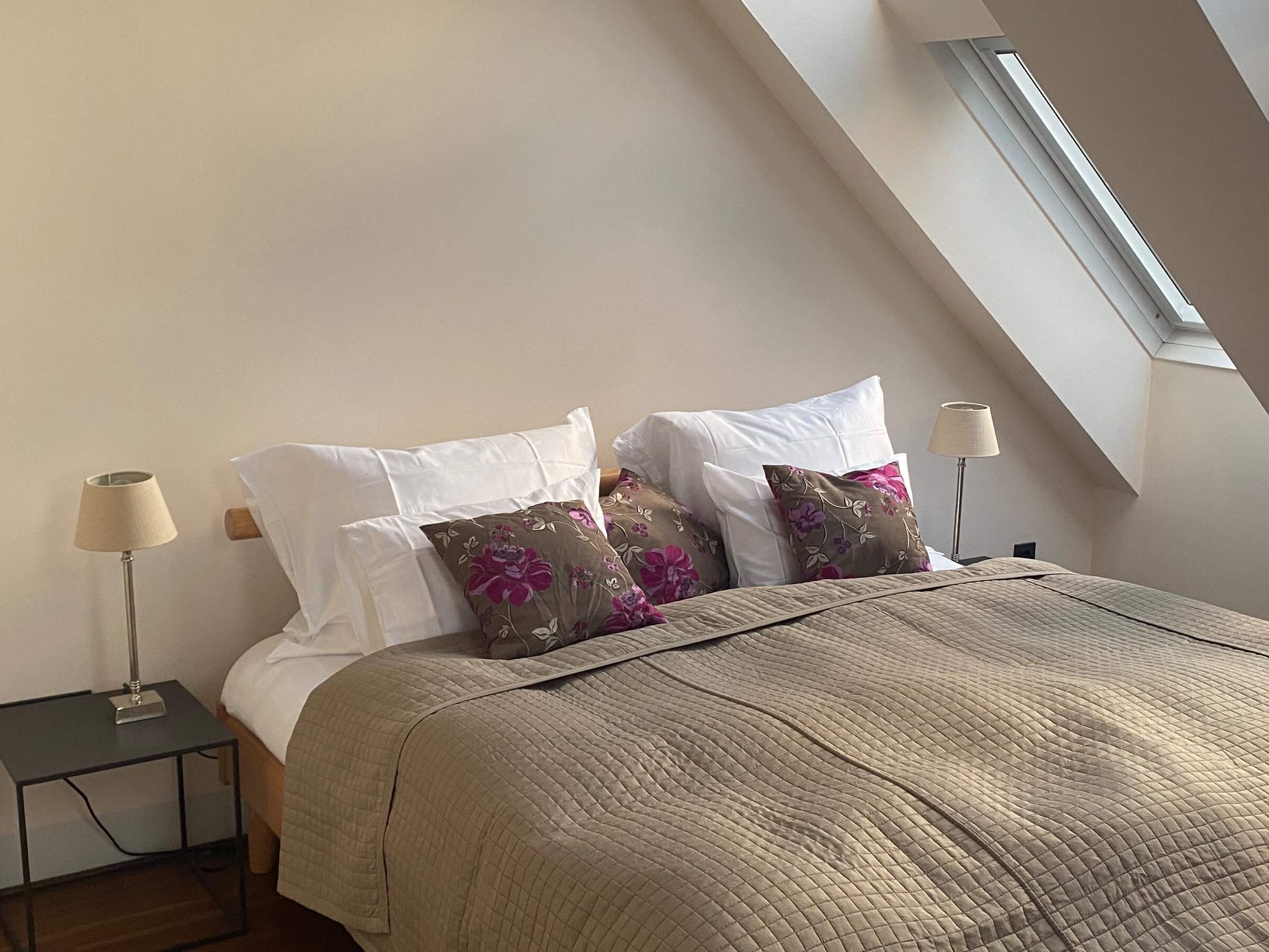 Schlafzimmer 1