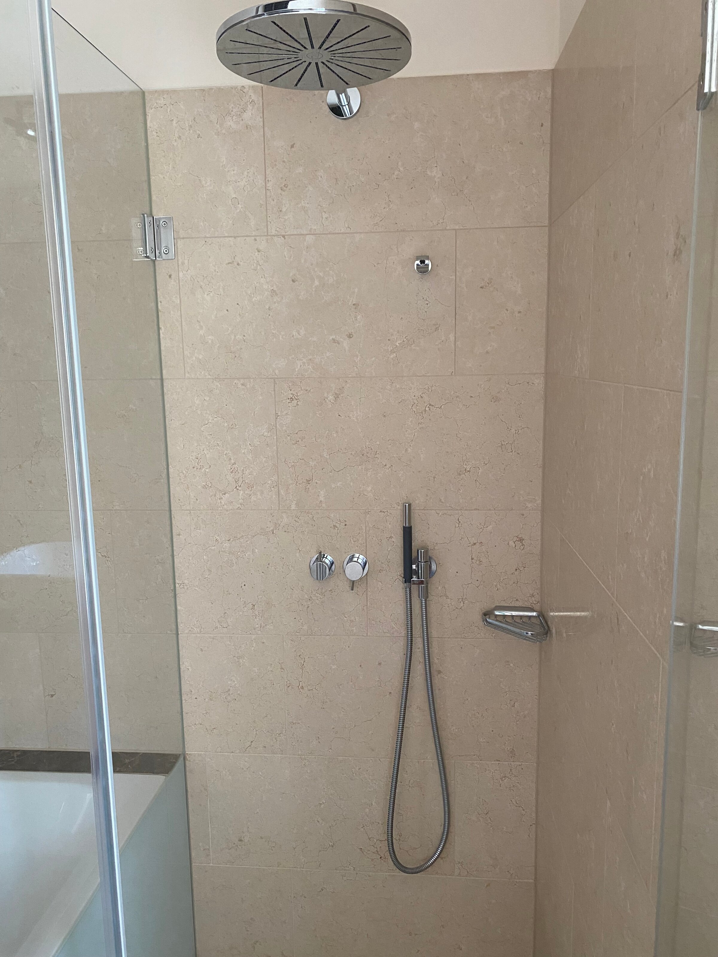 Großes Badezimmer - Regendusche