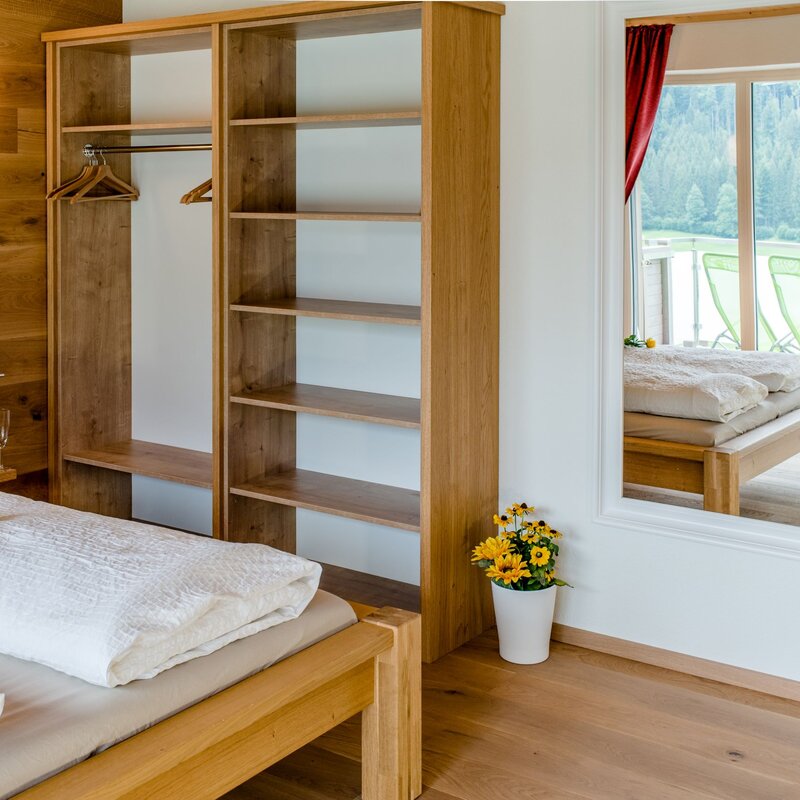Offener Schrank