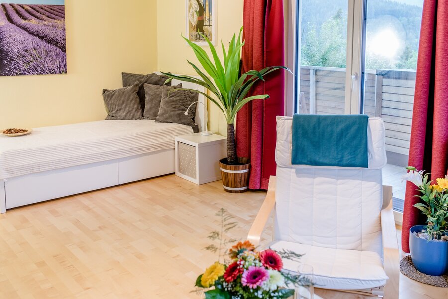 Wohnzimmer mit Zusatzbett