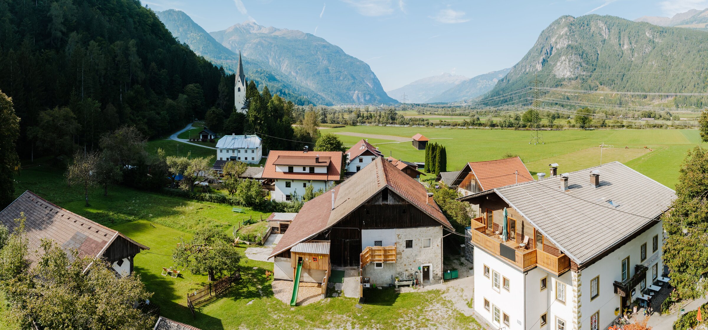 Large house with Alpine views & meadows – short-term rental & temporary housing for 1 to 6 months in Oberdrauburg