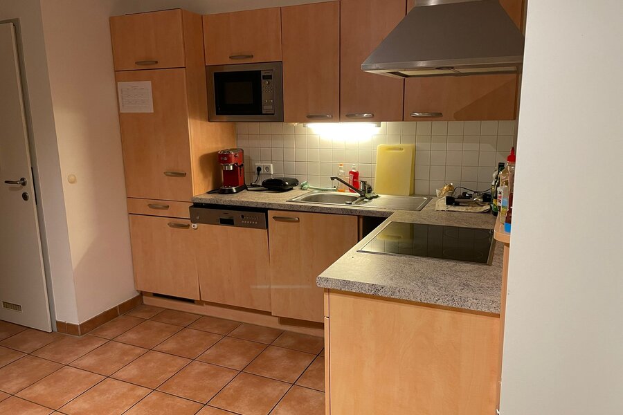 Helle Einbauküche mit Geschirrspüler & Kaffeemaschine – 3-Zimmer Wohnung, Kurzzeitmiete Linz, Wohnen auf Zeit 1 bis 6 Monate