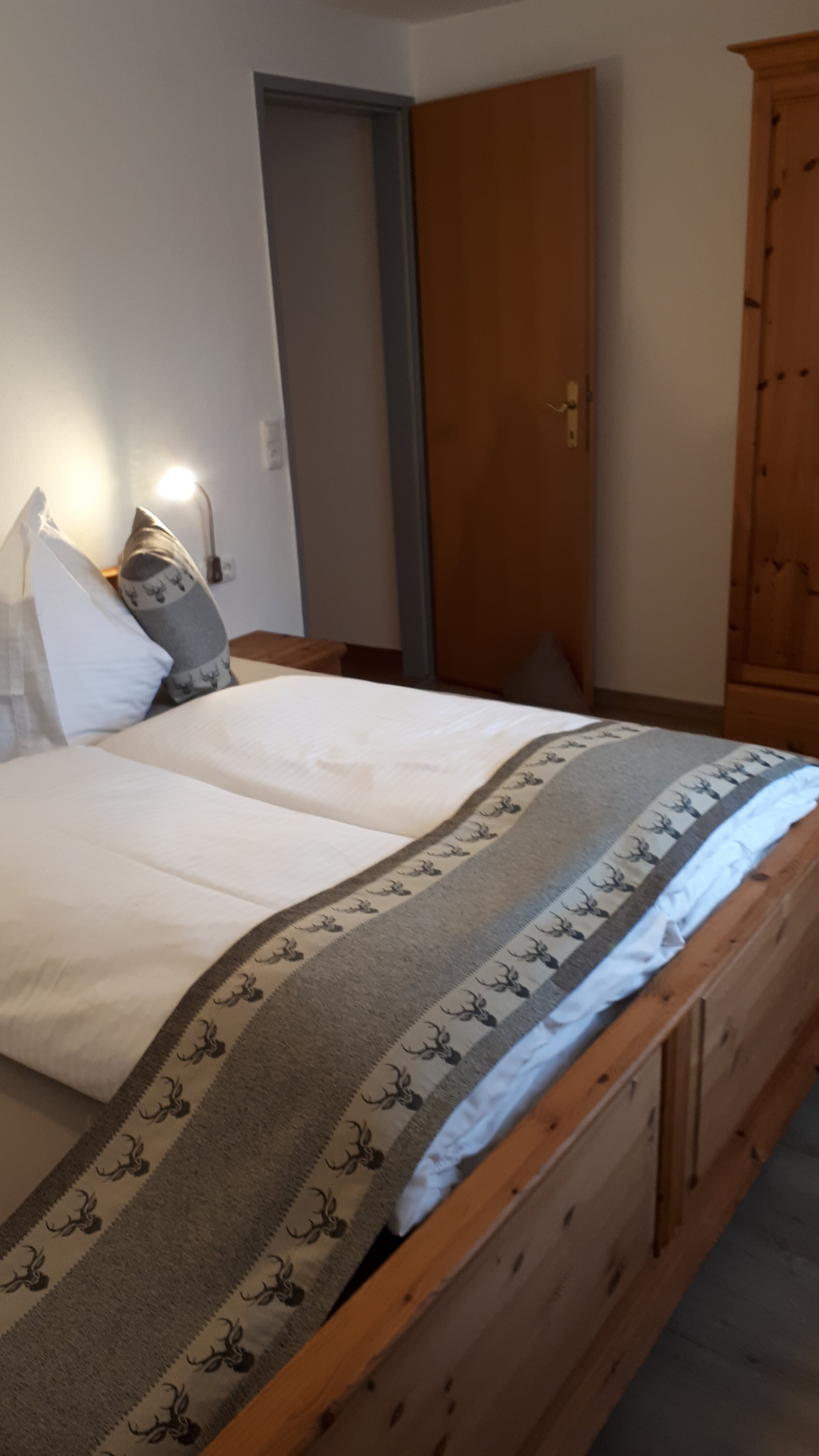 Schlafzimmer 1  Apartment Pendlingblick