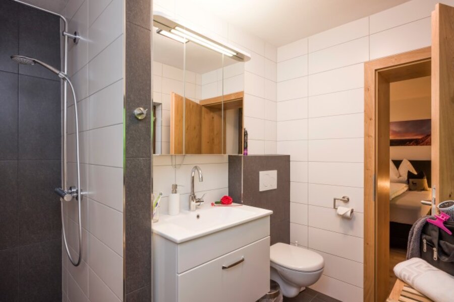 2 bathroom/WC