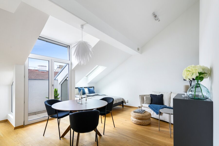 Helles Studio-Apartment mit Dachterrasse & Skylight – 1-Zimmer Kurzzeitmiete, Wohnen auf Zeit 1 bis 6 Monate, Wien