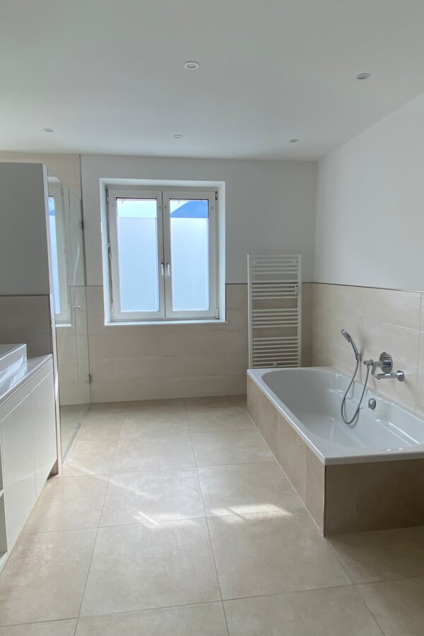 Bathroom with bath tub