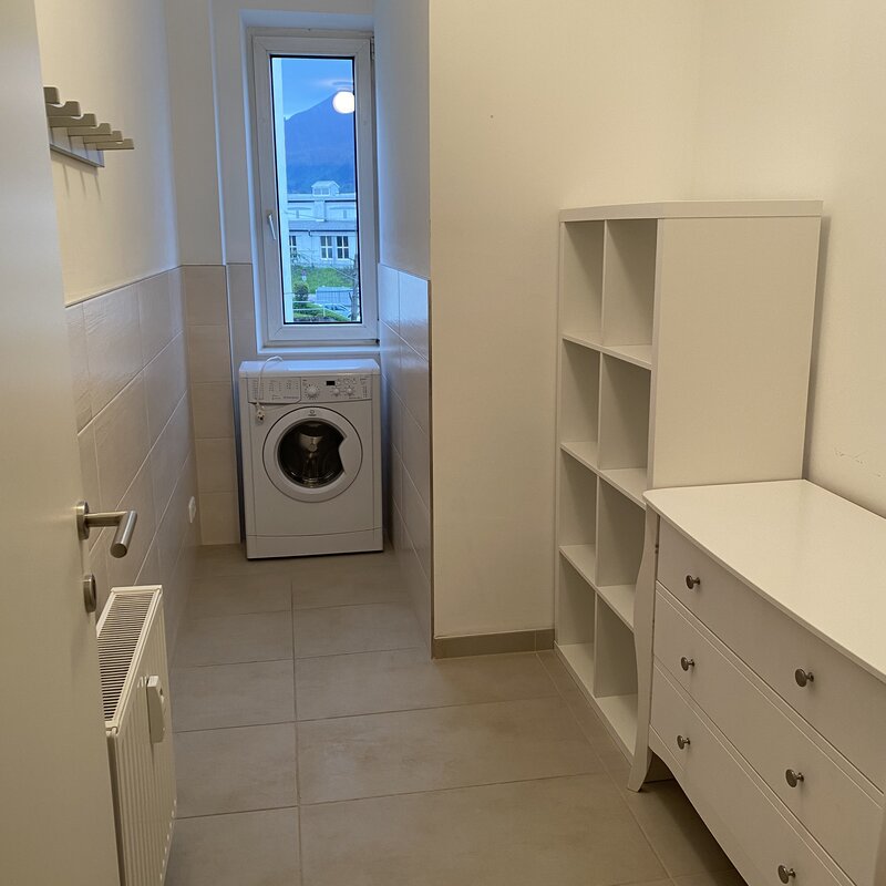 Storage room/washroom