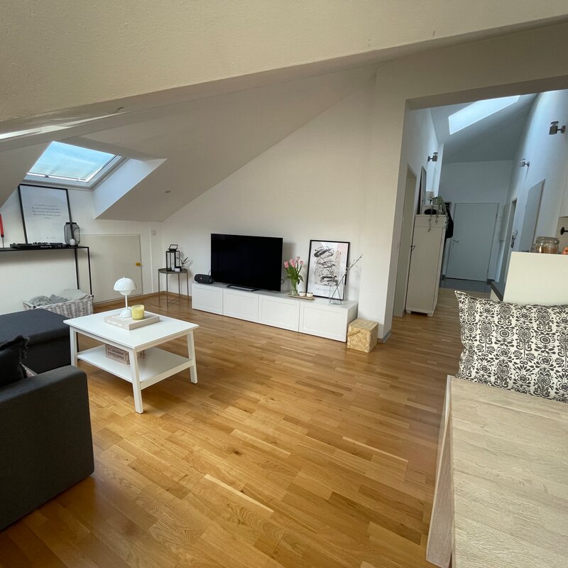 Wohn-/Essbereich und Küche 