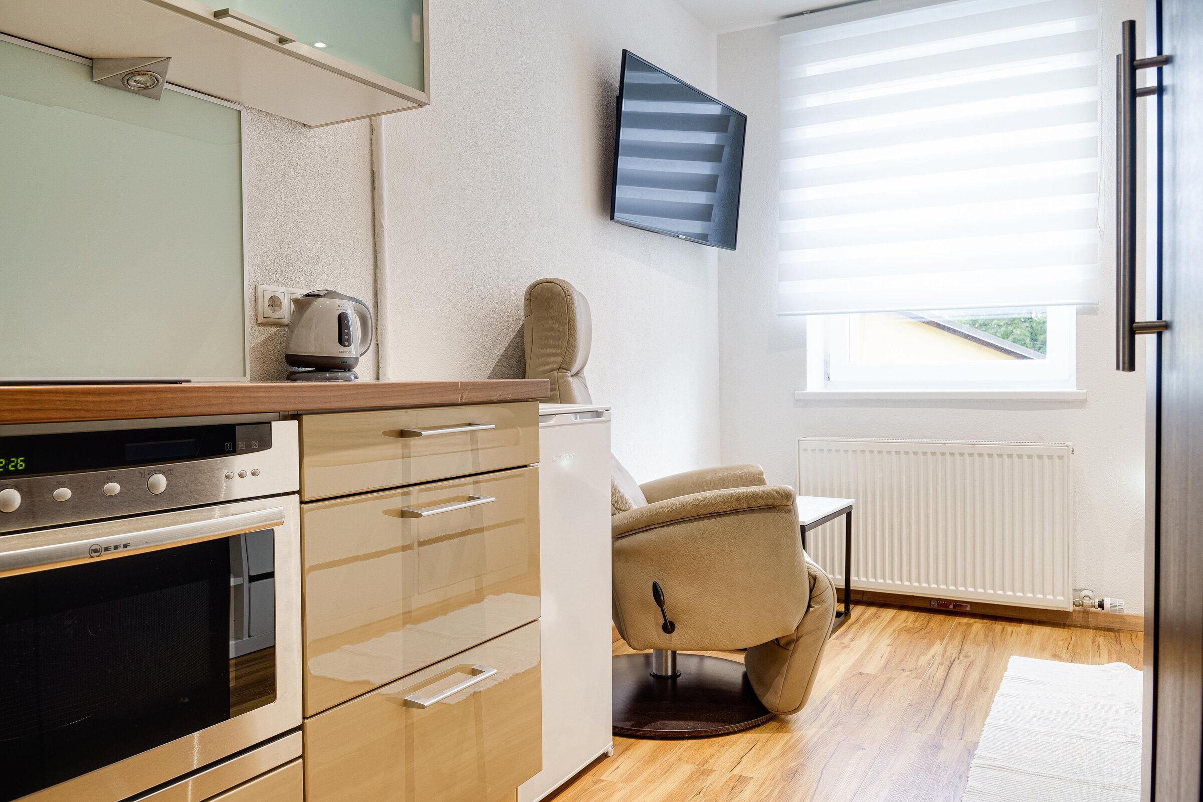 Möbliertes 1-Zimmer Apartment mit Einbauküche & TV – Kurzzeitmiete Innsbruck, Wohnen auf Zeit für 1 bis 6 Monate