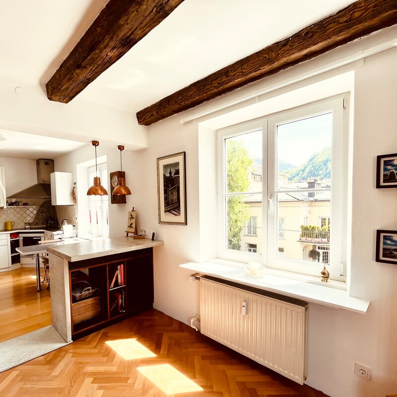 Bar & Kitchen 