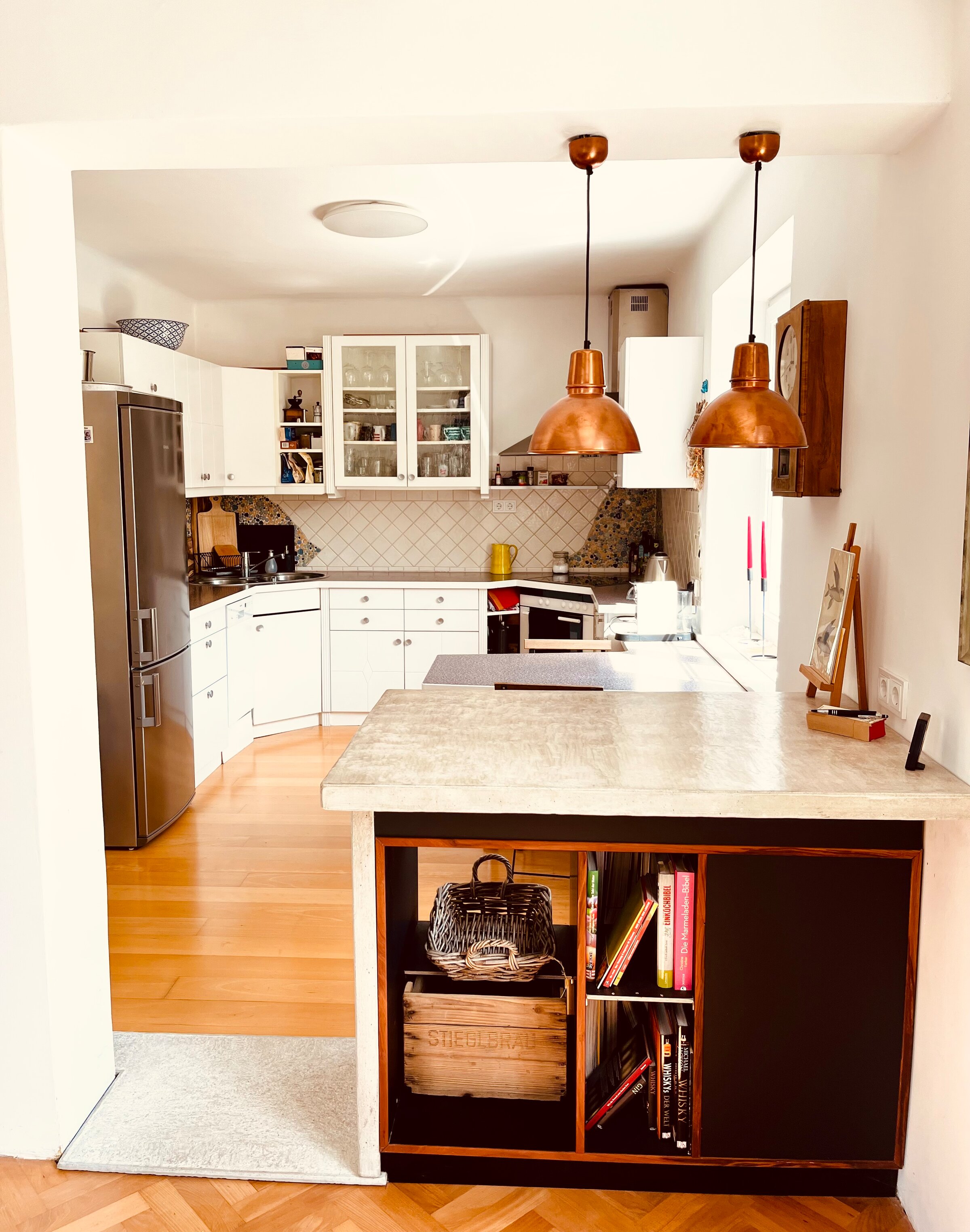 Bar & Kitchen 