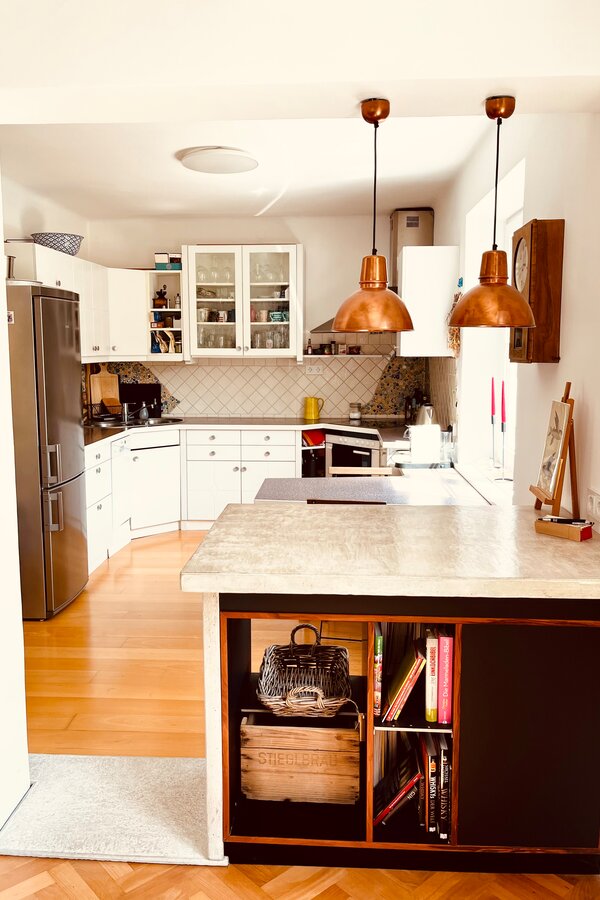 Bar & Kitchen 