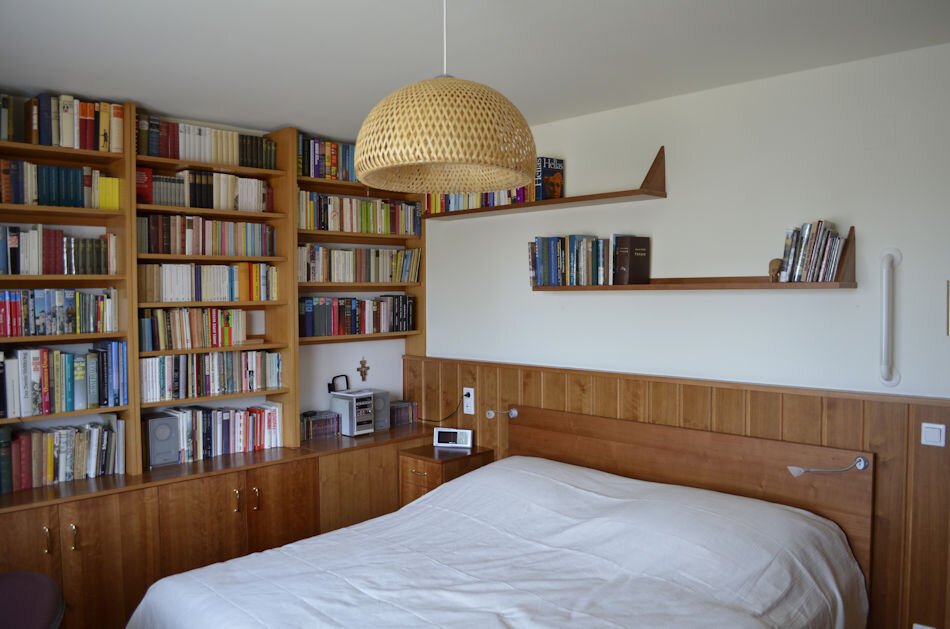 Im Regal befinden sich keine Bücher | © Werner Ertl