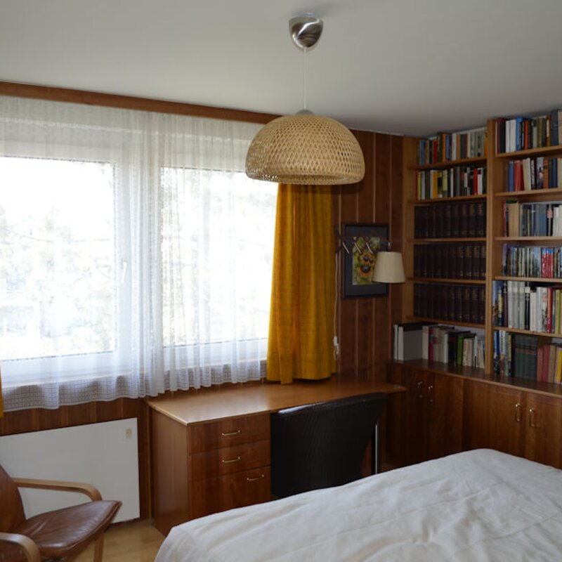 Im Regal befinden sich keine Bücher | © Werner Ertl