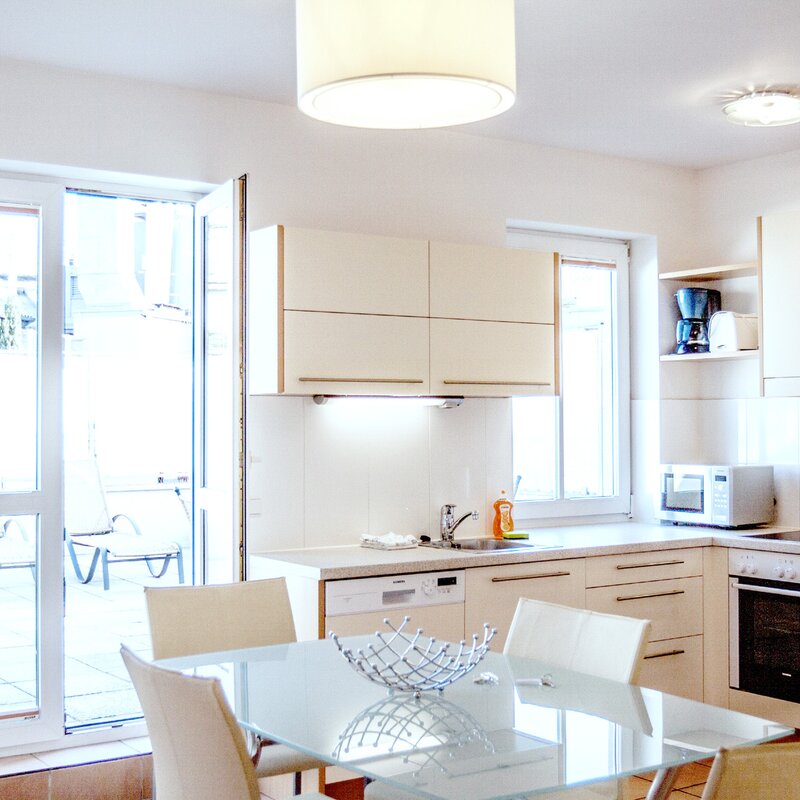 Bright kitchen with terrace access – 3-room apartment for short-term rental & temporary housing, 1 to 6 months, Vienna