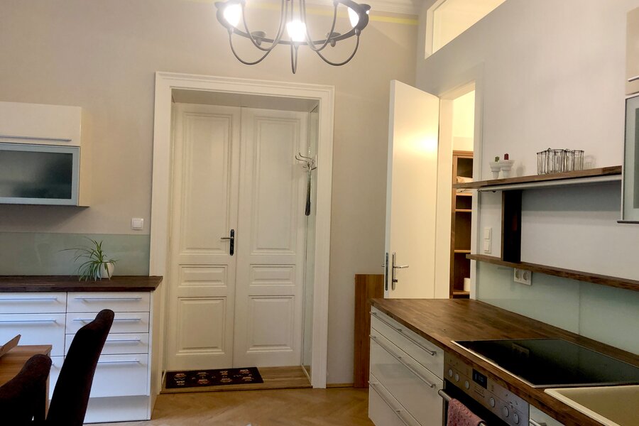 Wohnküche und Eingang in die Wohnung