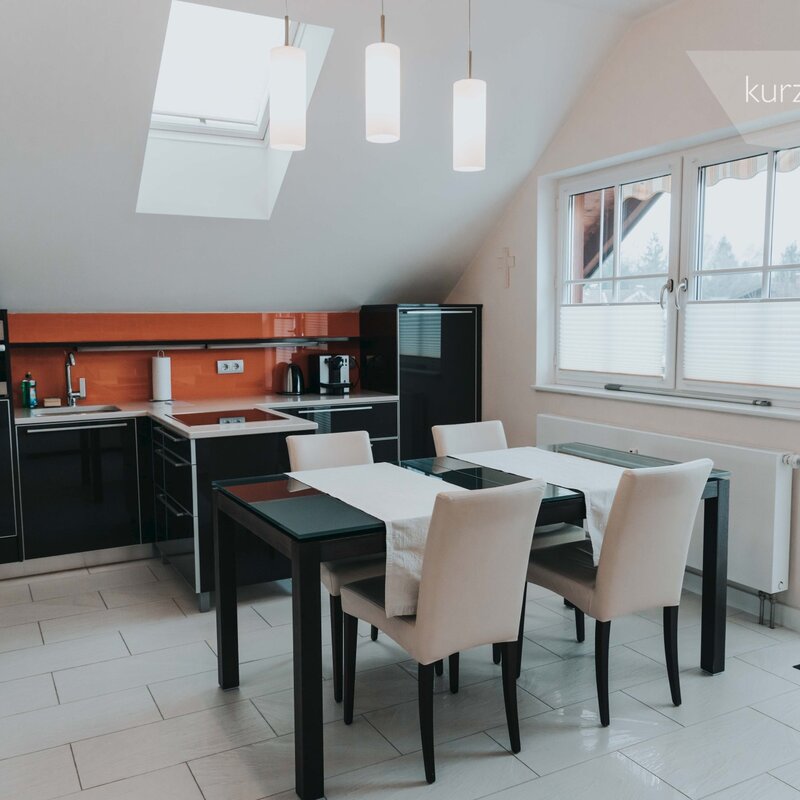 Moderne Küche & Essbereich: 2-Zimmer Wohnung für Kurzzeitmiete & Wohnen auf Zeit, 1 bis 6 Monate, Wals-Siezenheim