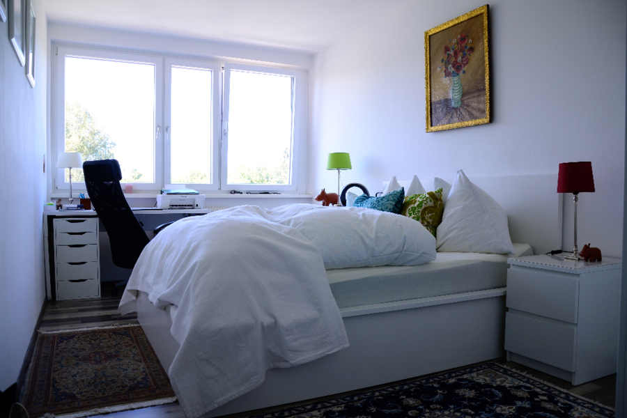 Schlafzimmer mit King-Size Bett