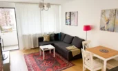 Wohnzimmer mit Balkon