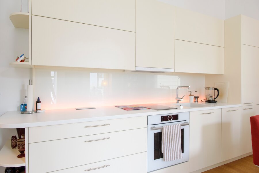 Herd hightech mit Dampfgarer integriert und Geschirrspüler