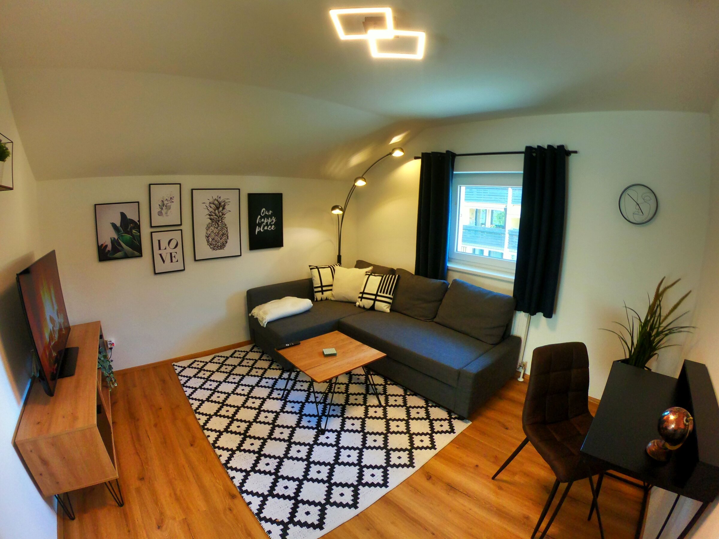 Wohnzimmer mit Schlafcouch